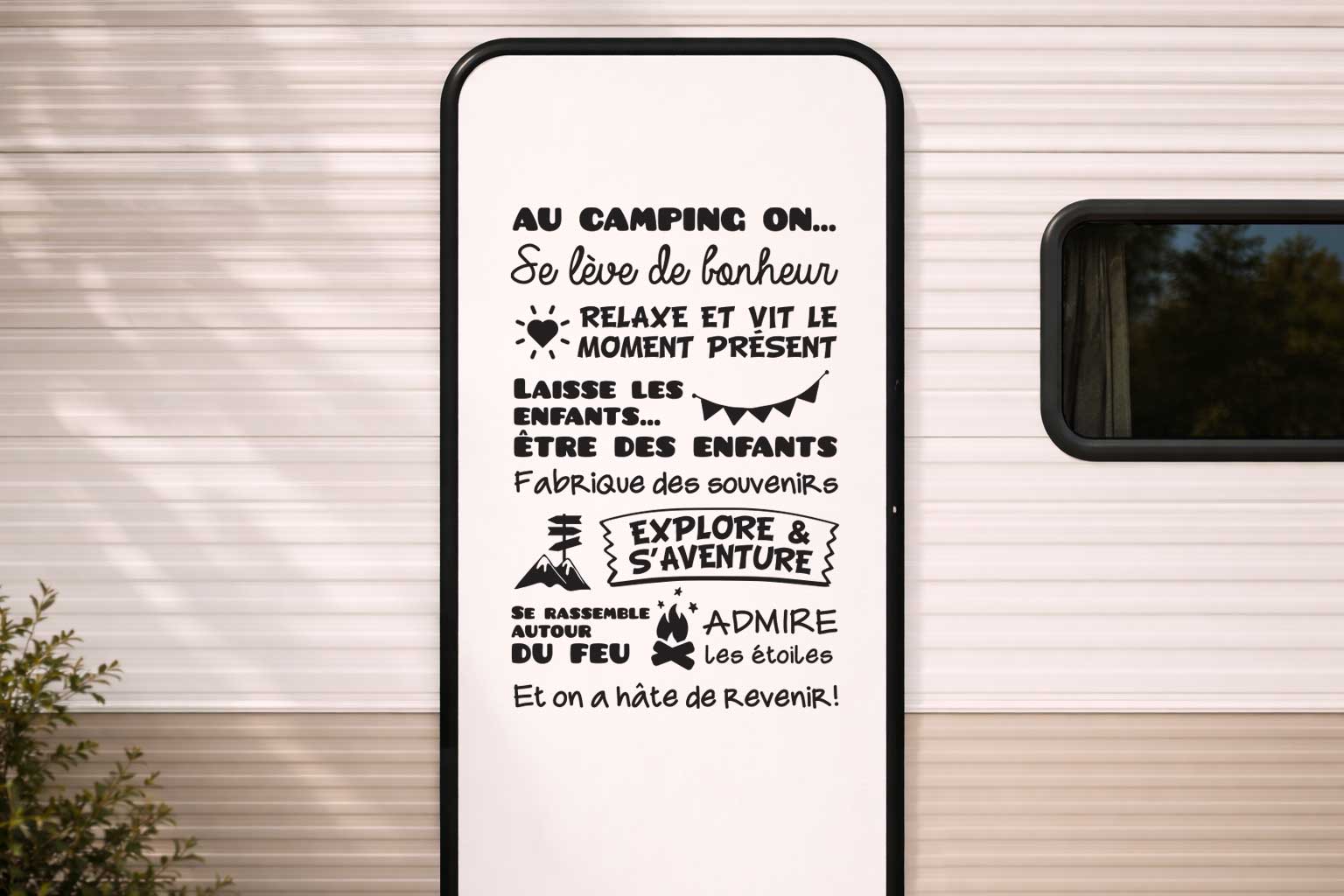 Autocollant - Au camping on s'émerveille