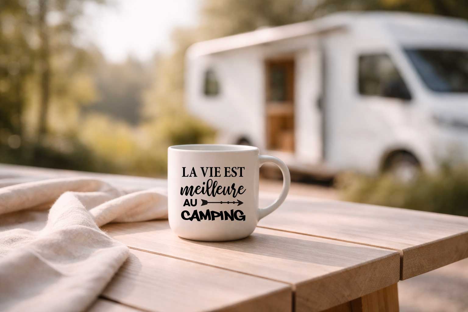 Autocollant - La vie est meilleure au camping